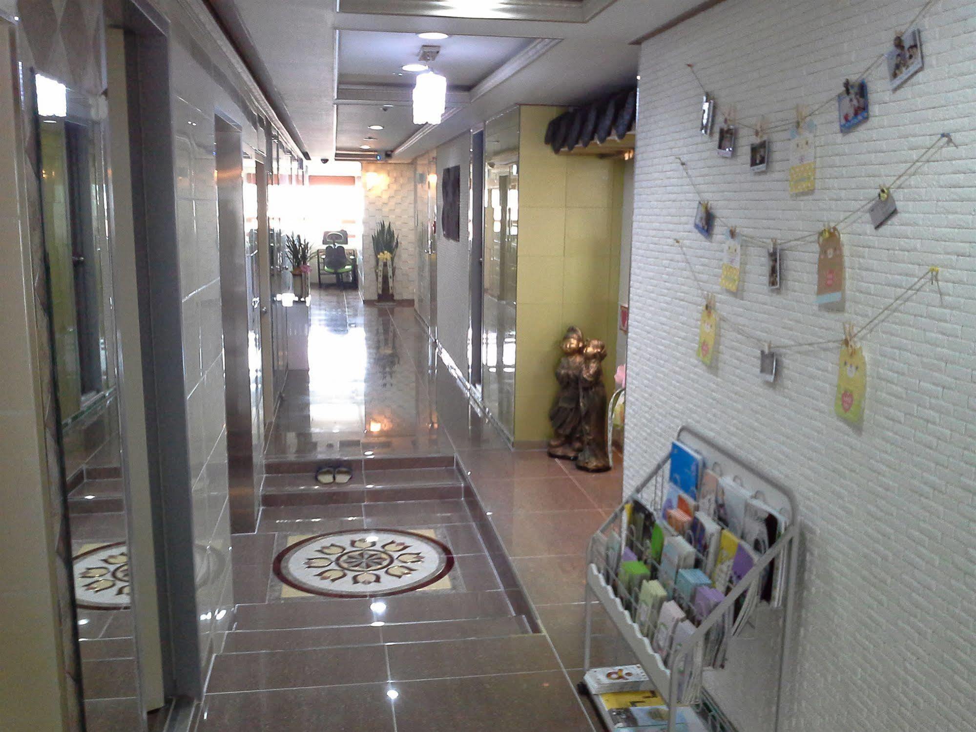 Feliz Guesthouse, Seoul Station ภายนอก รูปภาพ