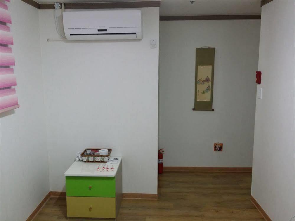 Feliz Guesthouse, Seoul Station ภายนอก รูปภาพ